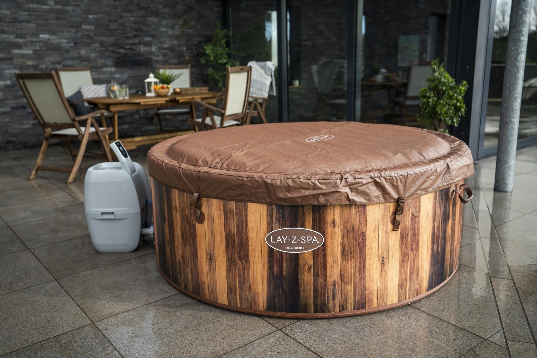 helsinki wood effect hot tub