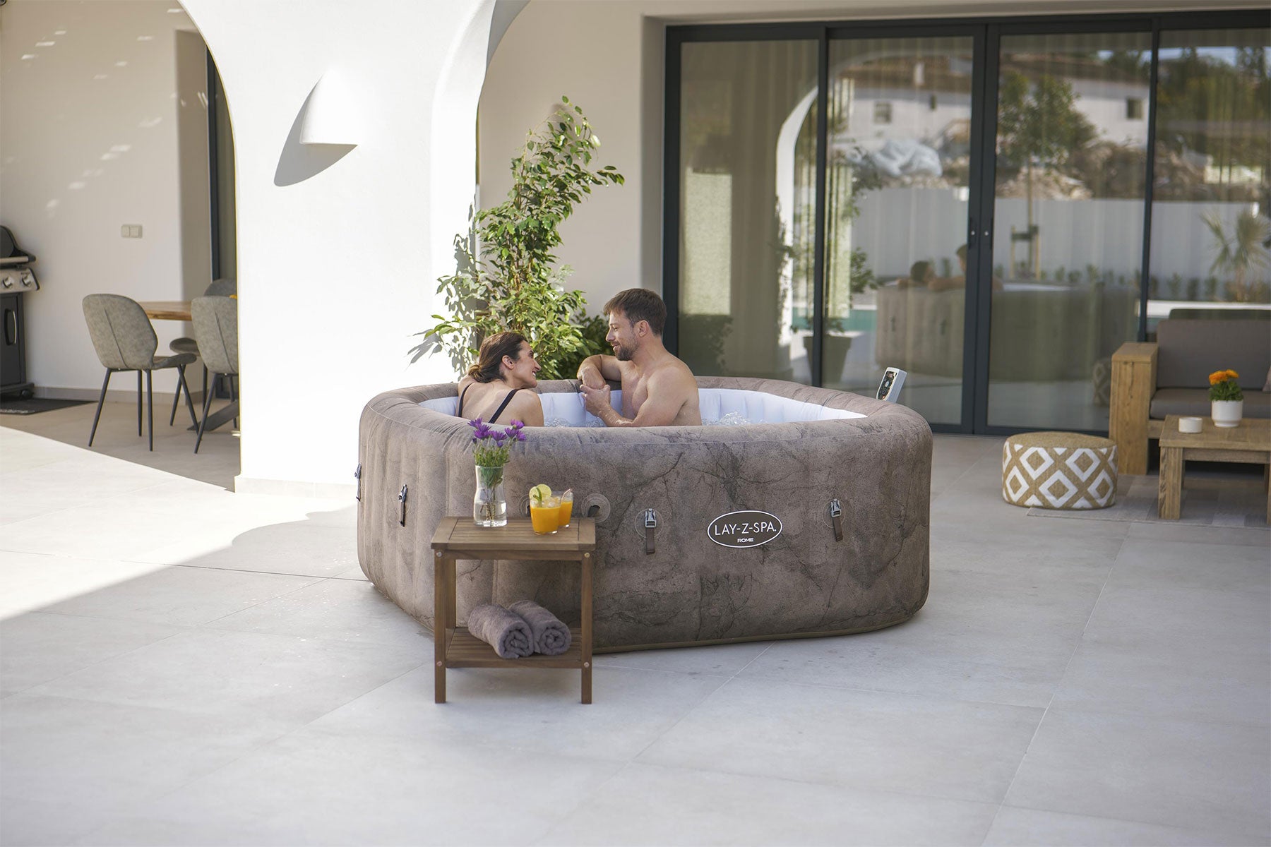 energy efficient inflatable hot tub square shape