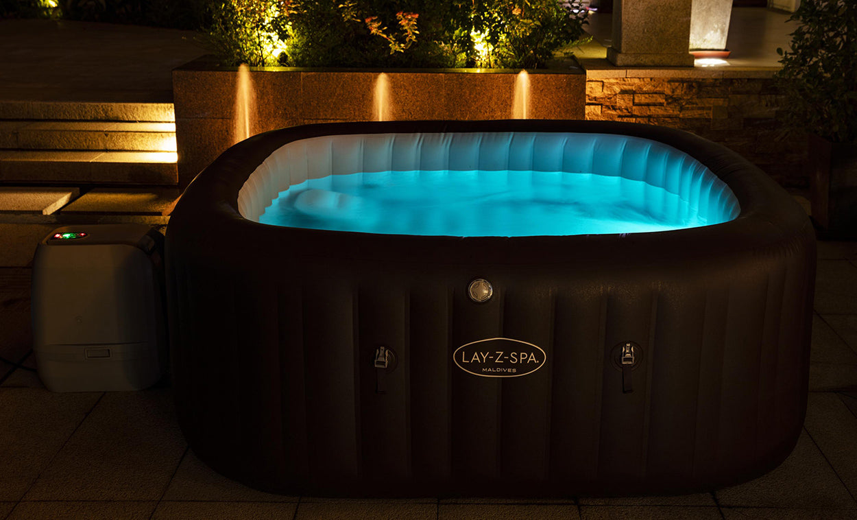 inflatable hot tub with underwater lights